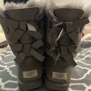 Bailey bow uggs